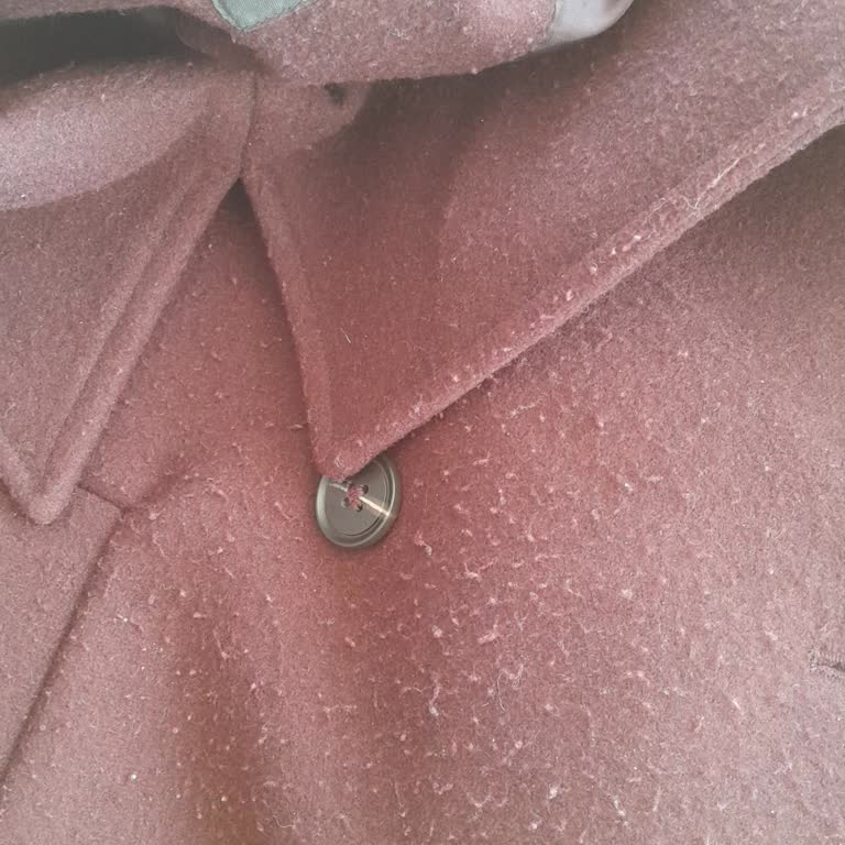 LCW Kısa Kaban 15 Günde Tüylenerek Kullanılamaz Hale Geldi