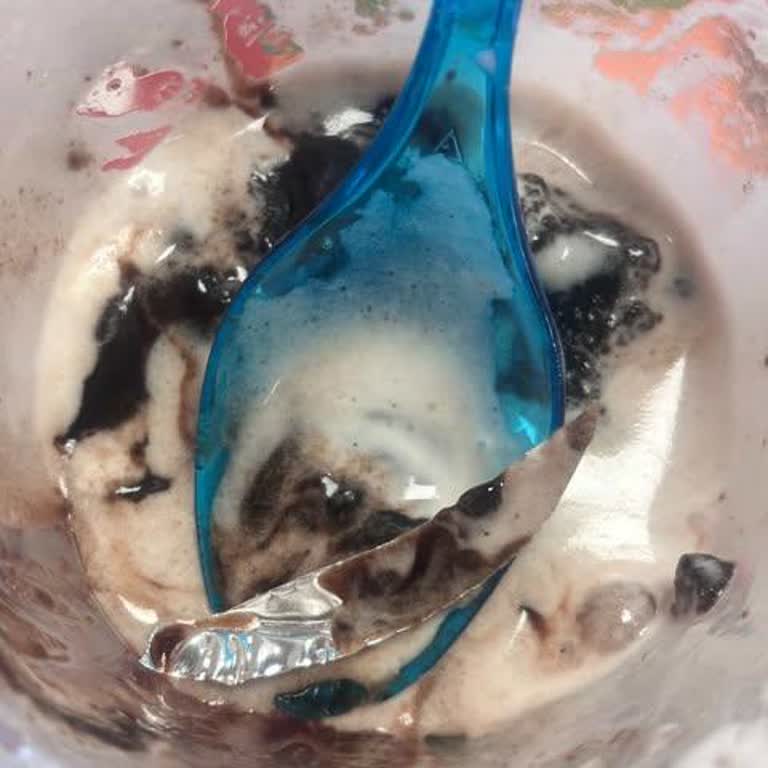 Burger King Kırklareli Şubesinde Yanlış Sipariş Ve Alüminyum Parçalı Dondurmalı Sufle Şikayeti