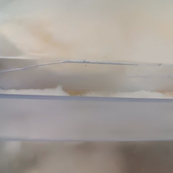 Garanti Süresi Devam Eden Derin Dondurucuda Plastik Kapak Ve Çentik Sorunu Ücretli Değişim Olarak Sunuluyor