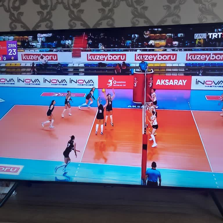 Spikerin Takım Karıştırması Ve Uykulu Anlatımı Voleybol İzleyicisini Hayal Kırdı