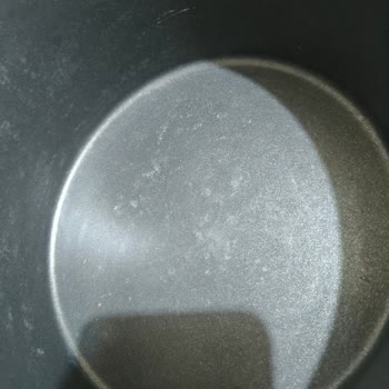 Brillant Döküm Tava Ve Tencere Setinde Kısa Sürede Kabarma Ve Soyulma