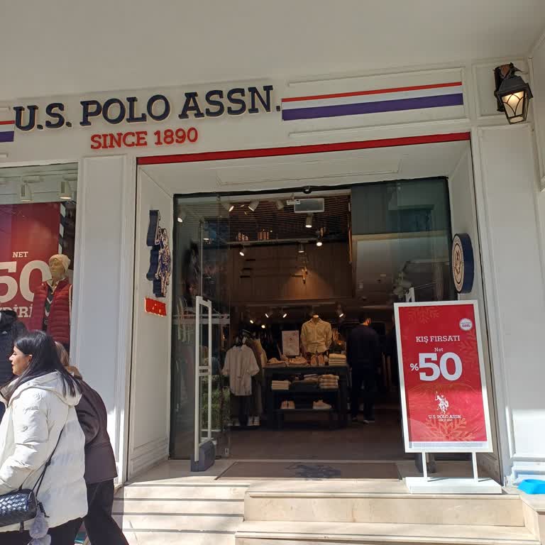 Polo Mağazasındaki Saygısız Ve İlgisiz Tutum Nedeniyle Alışverişi Tamamlayamama