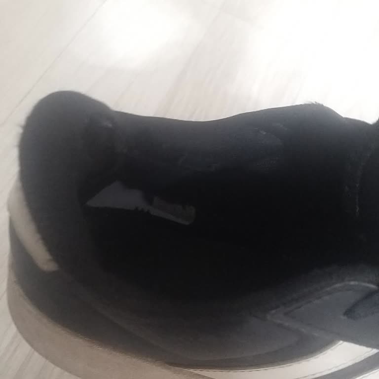 Kısa Sürede Yırtılan Ayakkabı Ve Mağaza Reddetme Karşısında Değişim Talebi