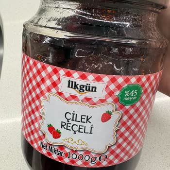 Kütahya Bim'de İlkgün Çilek Reçelinde Plastik Parça Ve Sağlık Endişesi