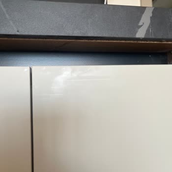 Yeni Gloss Max Dolap Kapaklarındaki Çıkarılamayan Lekeler Ve Su İzleri Sorunu