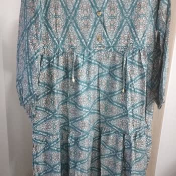 Sipariş Edilen Siyah Elbise Yerine Yeşil Gönderildi: Ücretsiz Değişim Talebi