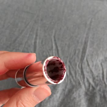 Kırık Rujda Yaşanan Hayal Kırıklığı Ve Satıcıdan Cevap Almama