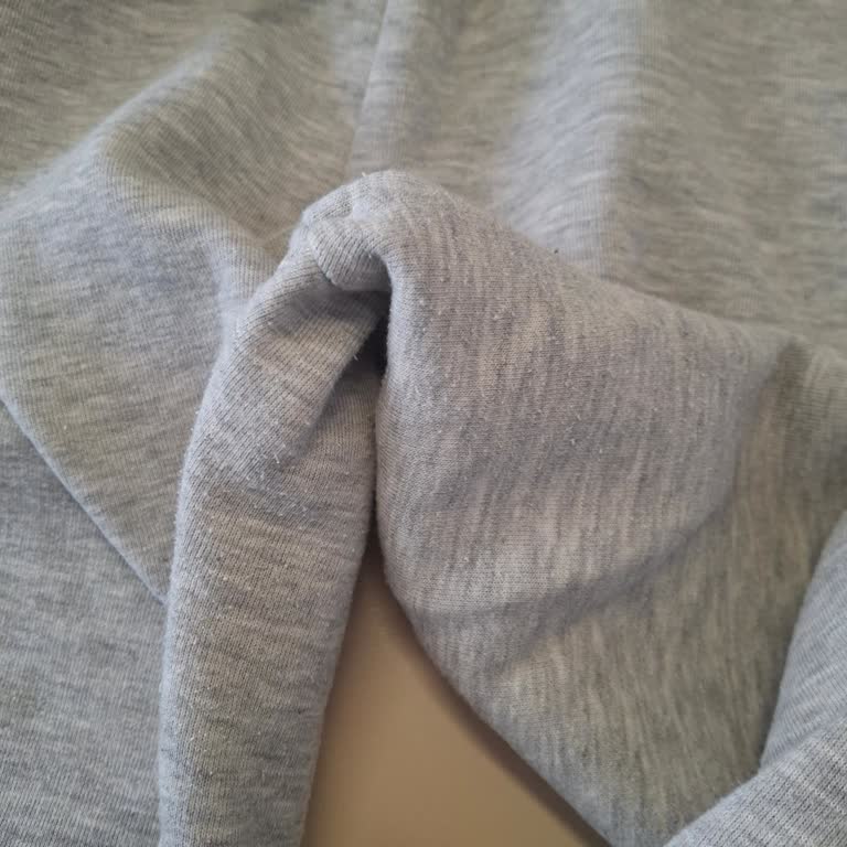 Mavi Eşofman Altındaki Aşırı Tüylenme Ve Bollaşma İçin İade Ve Değişim Talebi