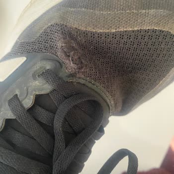 Kısa Sürede Yırtılan Ve Logosu Kopmuş Adidas Ayakkabıya İade Talebi