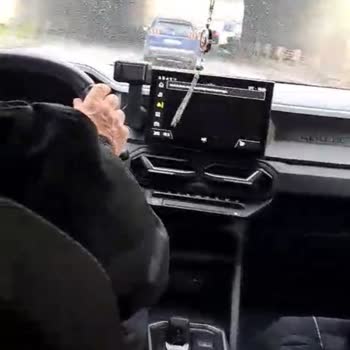 Renault Duster Multimedya Bağlantı Sorunu Yetkili Servis Çözüm Sunamıyor