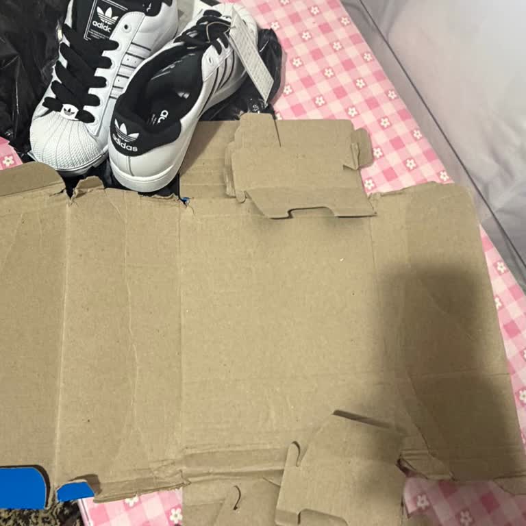 Adidas Siparişimin Şubeler Arası Yanlış Yönlendirilmesi Ve Uzun Süreli Gecikmesi