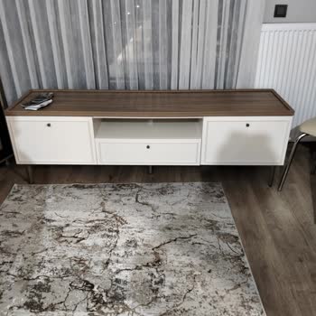 Enza Home Marmara Form Bambaşka Ve Yine Defolu Bir TV Ünitesi Göndermişler