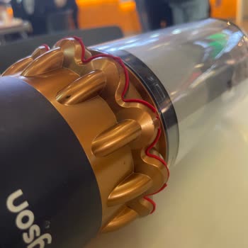 Dyson Gen5 Dikey Süpürge Papatya Bölümü Deforme Oldu, Garanti Değişim Talebi