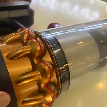 Dyson Gen5 Dikey Süpürge Papatya Bölümü Deforme Oldu, Garanti Değişim Talebi