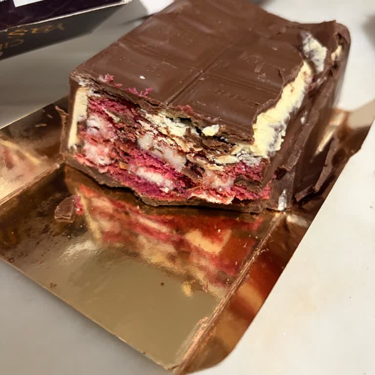 Geçmiş Son Kullanma Tarihli Pasta Satışı Şok Tekirdağ Şubesinde Sağlık Riskine Yol Açtı