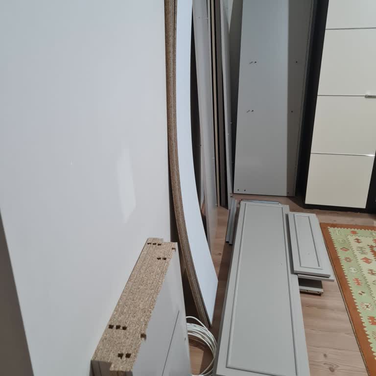 Vivense'den Kırık Gardırop Parçası Ve Geciken Kurulum Randevuları