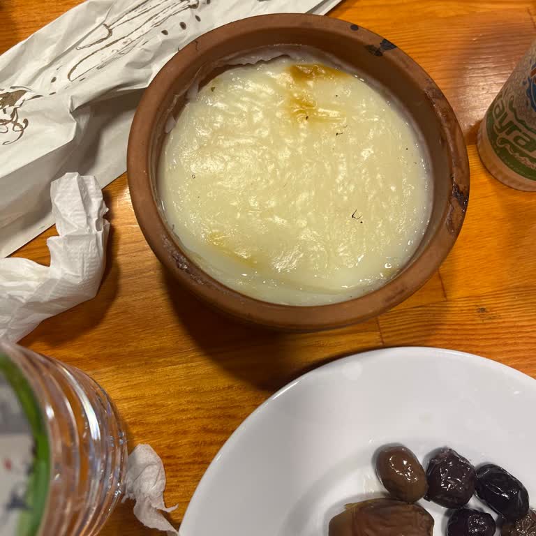 İftar Vakti Soğuk Yemek, Kıl İçeren Tavuk Ve İlgisiz Personel Nedeniyle Büyük Hayal Kırıklığı