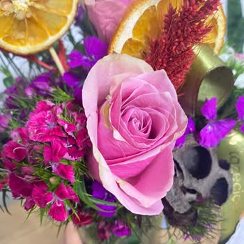 Taze Çiçek'ten Gelen Solmuş Güller Ve Cevapsız İletişim