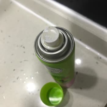 Bee Beauty Kuru Şampuan Şişesi Kendiliğinden Boşaldı