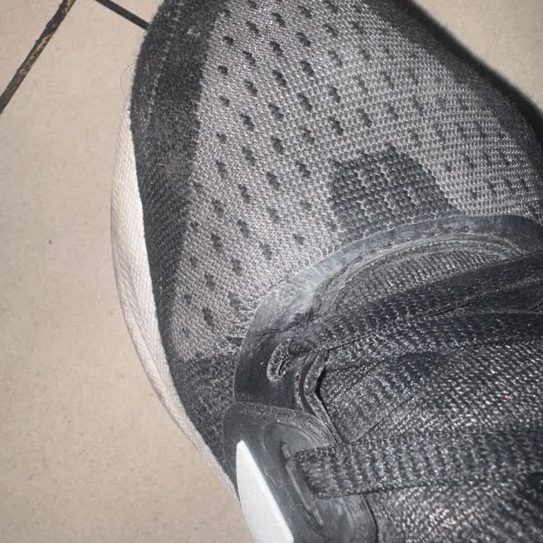 Üç Kez Giyilen Adidas Ayakkabıda Deformasyon, Mağaza Kusur Bulamadı