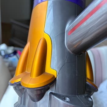 Garanti Kapsamındaki Dyson Süpürge Çatlağı Kullanıcı Hatası Düşülerek 6.599 TL Ücret İstenmesi