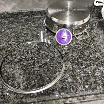 Korkmaz Perla Tencerenin Cam Kapağı Aniden Patladı Ve Mutfakta Tehlike Oluşturdu