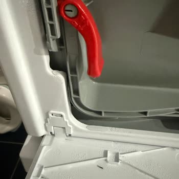 Beko Kurutma Makinesinde Sürekli Su Sızıntısı Ve Tekrarlayan Değişimler