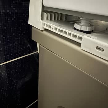 Beko Kurutma Makinesinde Sürekli Su Sızıntısı Ve Tekrarlayan Değişimler