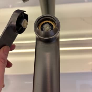 Creavit Lua Uzun Lavabo Armatürünün Musluğu Aniden Kırıldı, Ücretsiz Değişim Talep Ediliyor