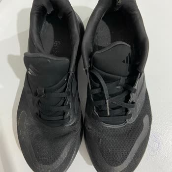 Adidas Ayakkabıda Kısa Sürede Yırtılma, FLO’dan İade Reddi