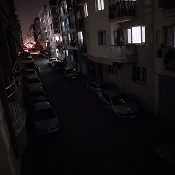 Gediz Elektrik’in Çiğli Mahallesindeki Sokak Aydınlatması Çözülmemiş, Güvenlik Riski Oluşturuyor