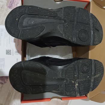 Sağ Tekindeki Ses Problemi Nedeniyle Nike Ayakkabıda Garanti İhlali