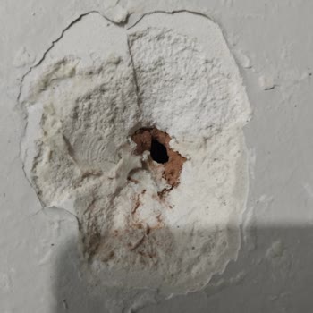 Profilo Davlumbaz Montajı Sırasında Duvara Delik Açılması Ve Yetersiz Tamir