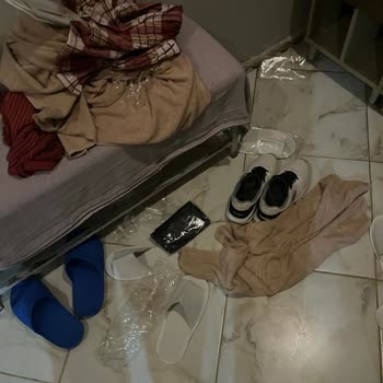 Luxury SPA Masaj Darıca Dolaplar Ciddi Şekilde Kötü Kokuyordu, Hijyen Hissi Vermiyordu