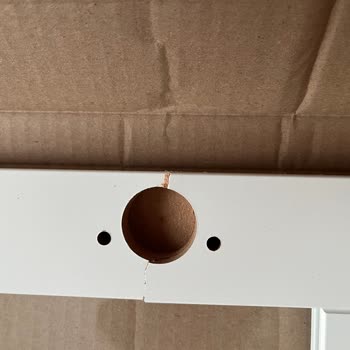 Kırık Cam Kapaklı Kitaplıkta Cevapsız Değişim Talebi