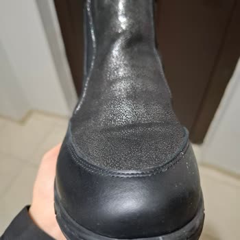 Derimod Botta İç Deri İddiası Yanlış Ve Yağmurda Su Aldı Ve Lastik Koptu