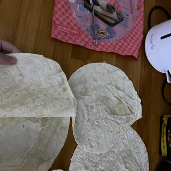 UNO Lavaşı Ufalanmış Ve Yapışık, Sahur İkramı İmkânsız