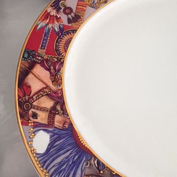 Acar Home Tabakları Yalnızca İki Kez Elde Yıkamama Rağmen Üzerindeki Desenler Kabarmaya Başladı