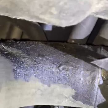 BMW 2015 Model Araçta EGR Bölgesindeki Yağ Sızıntısı İçin Ücretsiz Onarım Talebi