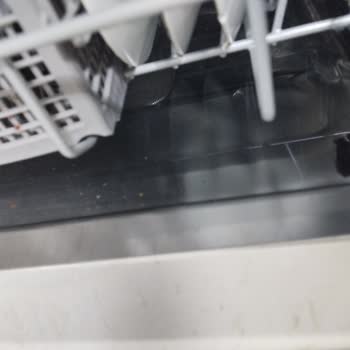 Profilo BMS 421E3-30 Bulaşık Makinesinde Sürekli E31 Hatası Ve Mutfak Su Baskını