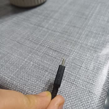 Çatlayan Orijinal Samsung Şarj Kablosu Sürekli Şarj Kesintisi