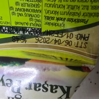 Taze Kaşarda Görülen Beyaz Lekeler Üzerine Endişe Ve İade Talebi