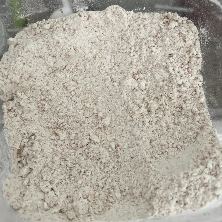 Macro Center Atakent Şubesinde Un Paketlerinde Kurtlar Ve Sağlık Tehlikesi