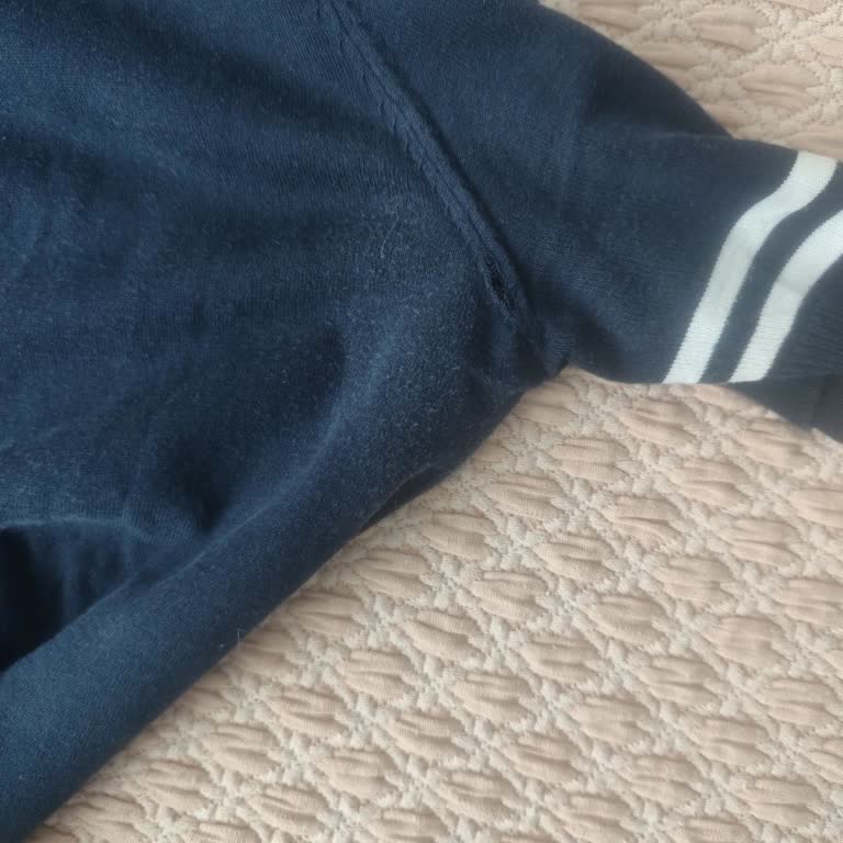 Lufian Triko Tişörtte Hızlı Tüylenme Ve Dikiş Atma