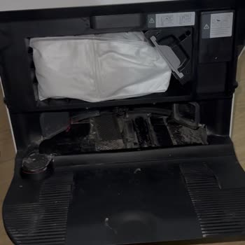 Garanti Servisi Kirli Ve Arızalı Robot Süpürge Gönderdi