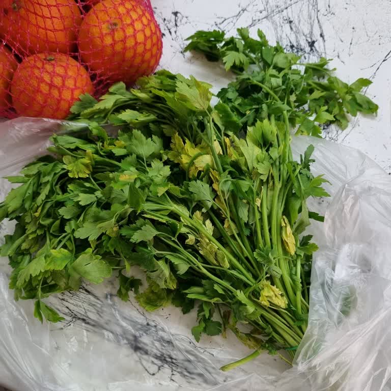 Trendyol Market'ten Çürük Portakal Ve Maydanoz, İade Süreci Belirsiz