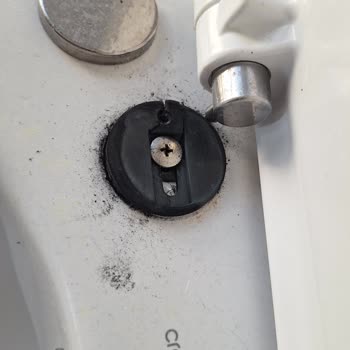 Creavit Klozet Kapak Menteşesi Kırık Ve Parça Talebi