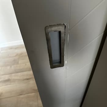 Teslimat Gecikmesi Ve Hasarlı Kapılar Nedeniyle Mağdur Oldum