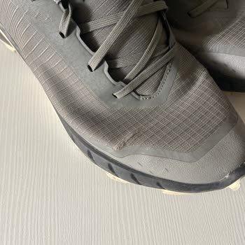 Aynı Modeldeki Ayakkabılarda Tekrarlayan Yırtık Ve Kalite Sorunu