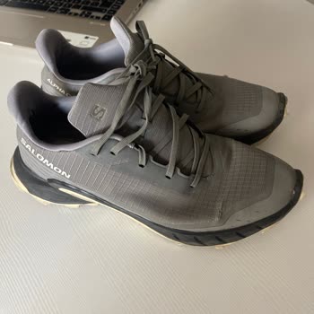 Aynı Modeldeki Ayakkabılarda Tekrarlayan Yırtık Ve Kalite Sorunu